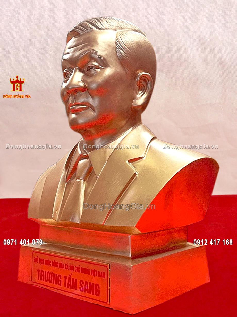 Tượng đồng chủ tịch nước Trương Tấn Sang được chế tác để đặt tại phòng trưng bày